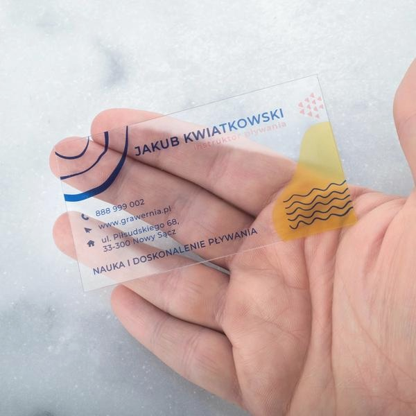 Druk UV na folii – trwała reklama z intensywnymi kolorami