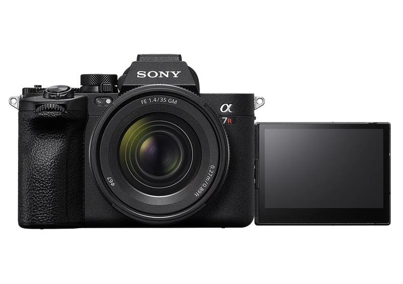 Jaki obiektyw do portretów Sony Alpha? Dobierz ogniskową i uzyskaj piękne rozmycie
